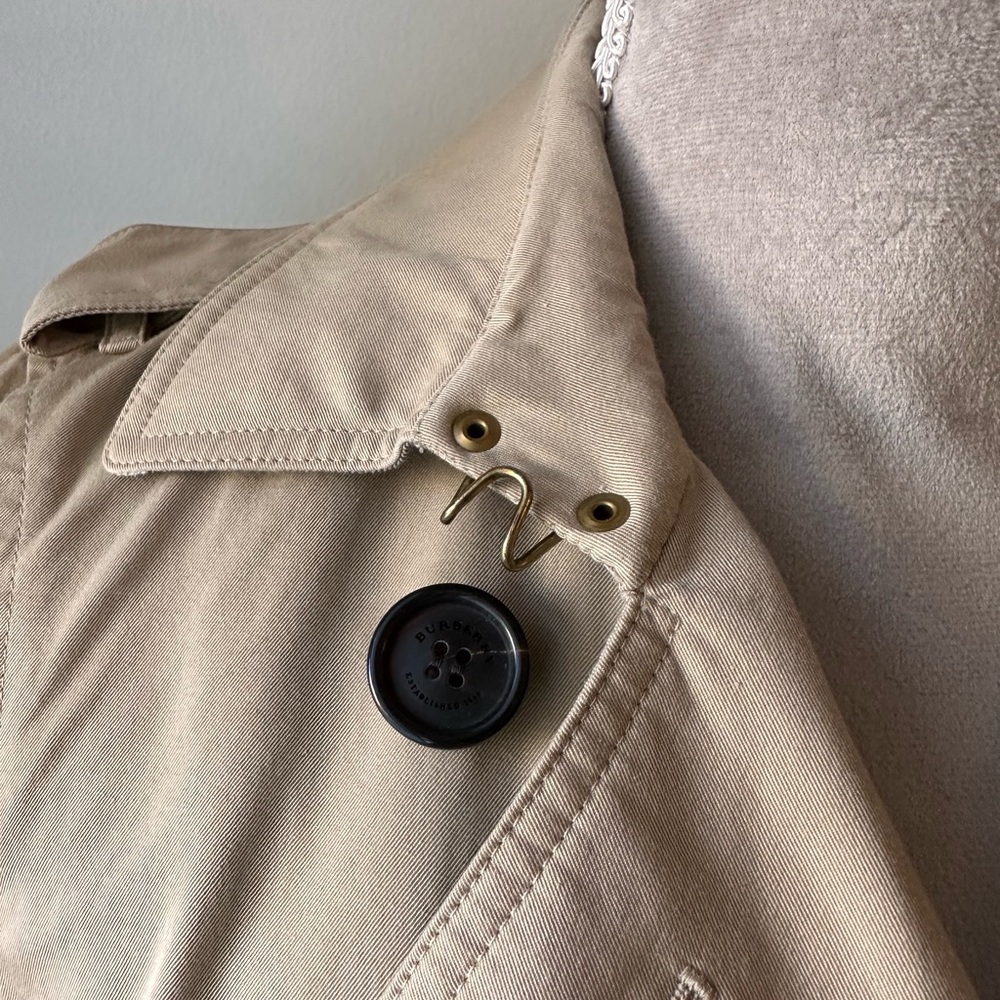 Burberry Beige Double-Breasted Trench Coat - Picture 3 of 12